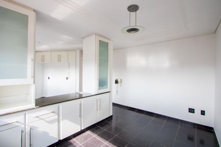 Apartamento à venda com 260m², 4 quartos e 4 vagas Apartamento à venda com 260m², 4 quartos e 4 vagasCopa