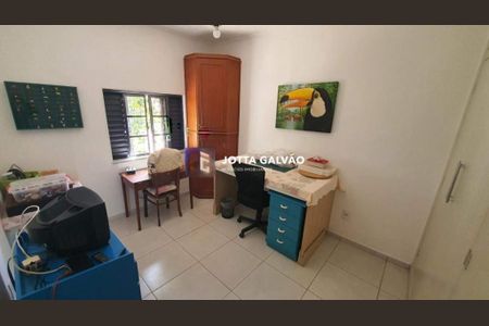Casa à venda com 3 quartos, 297m² em Vila Embare, Valinhos