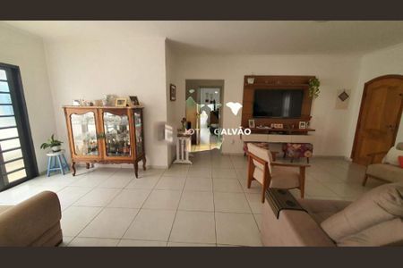 Casa à venda com 297m², 4 quartos e 5 vagas