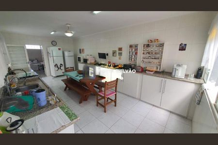 Casa à venda com 297m², 4 quartos e 5 vagas