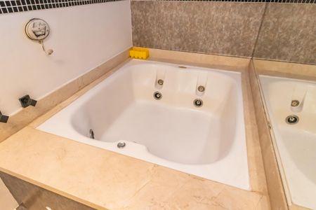 Apartamento para alugar com 177m², 3 quartos e 3 vagas Apartamento para alugar com 177m², 3 quartos e 3 vagasBanheiro da Suíte 2