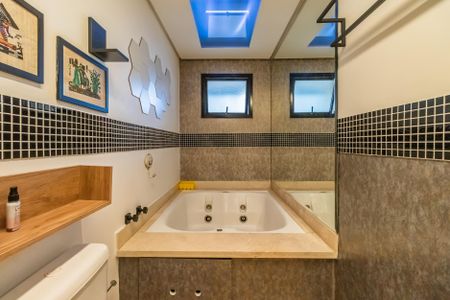 Apartamento para alugar com 177m², 3 quartos e 3 vagas Apartamento para alugar com 177m², 3 quartos e 3 vagasBanheiro da Suíte 2