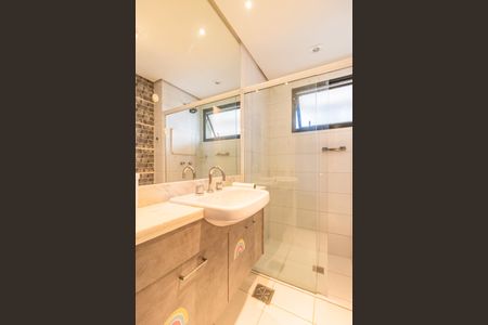 Apartamento para alugar com 177m², 3 quartos e 3 vagas Apartamento para alugar com 177m², 3 quartos e 3 vagasBanheiro da Suíte 1