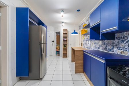 Apartamento para alugar com 177m², 3 quartos e 3 vagas Apartamento para alugar com 177m², 3 quartos e 3 vagasCozinha