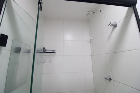 Banheiro da suíte de apartamento para alugar com 1 quarto, 27m² em Jardim Prudência, São Paulo