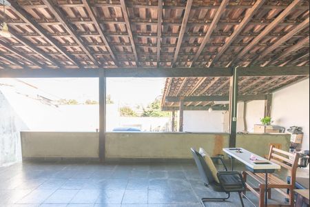 Casa para alugar com 320m², 2 quartos e 8 vagas Casa para alugar com 320m², 2 quartos e 8 vagasVaranda