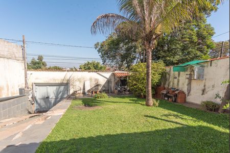 Casa para alugar com 320m², 2 quartos e 8 vagas Casa para alugar com 320m², 2 quartos e 8 vagasQuintal e Jardim