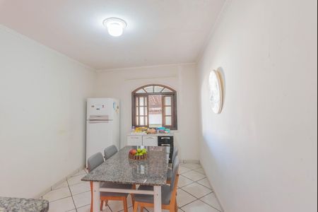 Casa para alugar com 320m², 2 quartos e 8 vagas Casa para alugar com 320m², 2 quartos e 8 vagasCopa