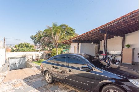 Casa para alugar com 320m², 2 quartos e 8 vagas Casa para alugar com 320m², 2 quartos e 8 vagasGaragem