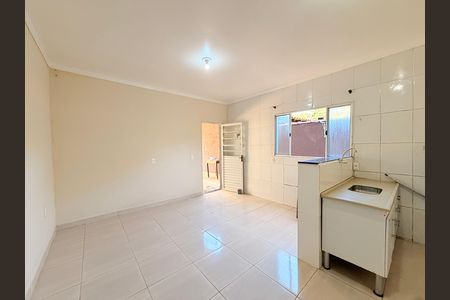 Casa para alugar com 70m², 2 quartos e 1 vagaSala