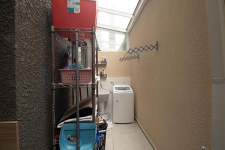 Casa de condomínio à venda com 134m², 3 quartos e 2 vagasÁrea de Serviço