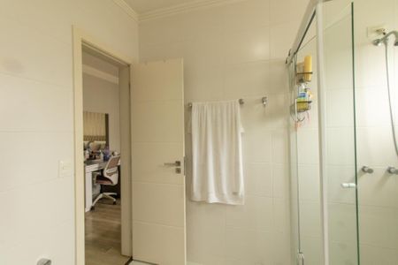 Casa de condomínio à venda com 134m², 3 quartos e 2 vagasBanheiro da Suite