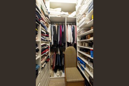 Casa de condomínio à venda com 134m², 3 quartos e 2 vagasCloset da suíte