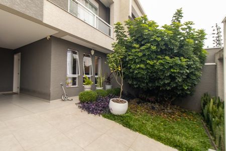 Casa de condomínio à venda com 134m², 3 quartos e 2 vagasJardim