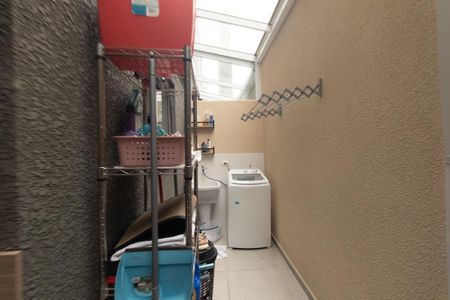 Casa de condomínio à venda com 134m², 3 quartos e 2 vagasÁrea de Serviço