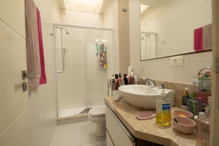 Casa de condomínio à venda com 134m², 3 quartos e 2 vagasBanheiro Social
