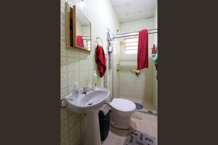 Casa à venda com 120m², 4 quartos e 2 vagasBanheiro