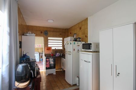 Casa à venda com 120m², 4 quartos e 2 vagasCozinha 