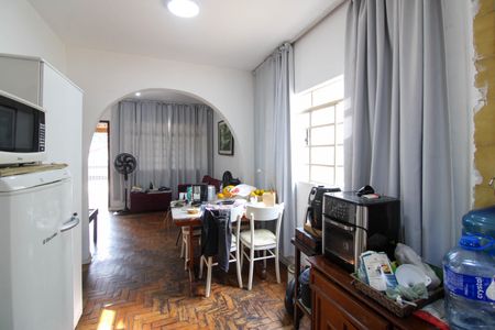 Casa à venda com 120m², 4 quartos e 2 vagasCozinha 