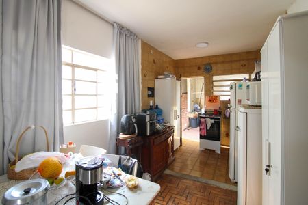 Casa à venda com 120m², 4 quartos e 2 vagasCozinha 