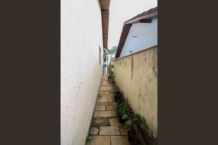 Casa à venda com 120m², 4 quartos e 2 vagasCorredor de serviço 