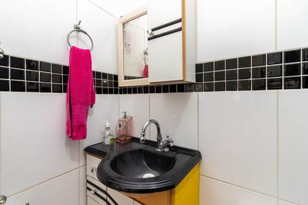 Casa para alugar com 55m², 2 quartos e 1 vagaBanheiro 2