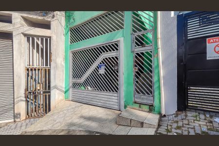 Casa para alugar com 55m², 2 quartos e 1 vagaFachada