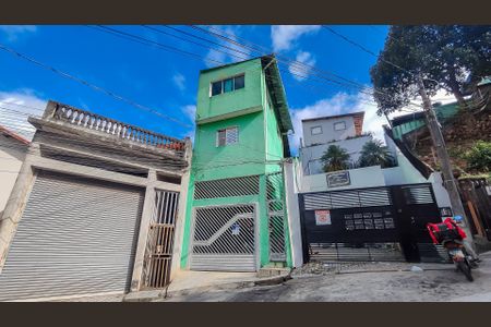 Casa para alugar com 55m², 2 quartos e 1 vagaFachada