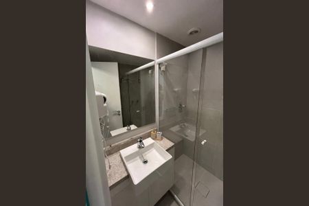 Banheiro  de apartamento para alugar com 1 quarto, 28m² em Boa Vista, Porto Alegre