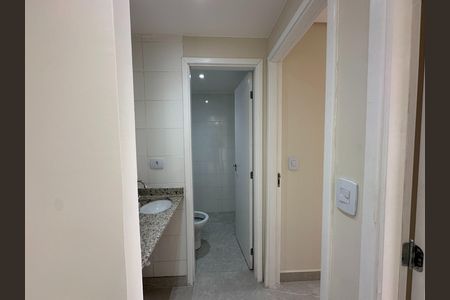 Apartamento para alugar com 56m², 2 quartos e 1 vaga Apartamento para alugar com 56m², 2 quartos e 1 vagaBanheiro Corredor