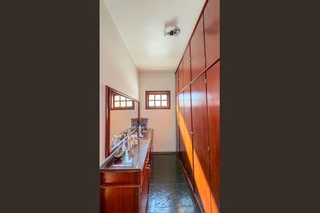 Casa à venda com 206m², 3 quartos e 2 vagas Casa à venda com 206m², 3 quartos e 2 vagasCloset da suíte