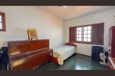 Casa à venda com 206m², 3 quartos e 2 vagas Casa à venda com 206m², 3 quartos e 2 vagasQuarto 2
