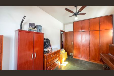 Casa à venda com 206m², 3 quartos e 2 vagas Casa à venda com 206m², 3 quartos e 2 vagasQuarto 2