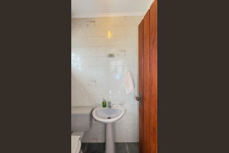 Casa à venda com 206m², 3 quartos e 2 vagas Casa à venda com 206m², 3 quartos e 2 vagasBanheiro