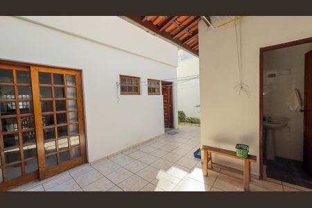 Casa à venda com 206m², 3 quartos e 2 vagas Casa à venda com 206m², 3 quartos e 2 vagasChurrasqueira