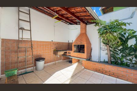 Casa à venda com 206m², 3 quartos e 2 vagas Casa à venda com 206m², 3 quartos e 2 vagasChurrasqueira