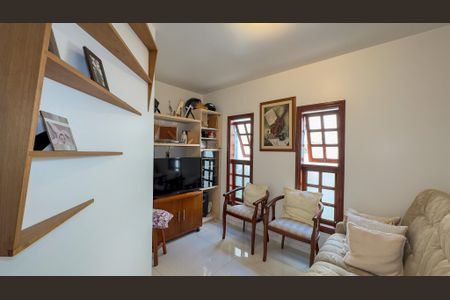 Casa à venda com 206m², 3 quartos e 2 vagas Casa à venda com 206m², 3 quartos e 2 vagasSala