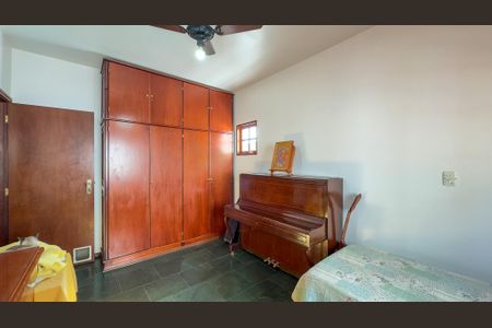 Casa à venda com 206m², 3 quartos e 2 vagas Casa à venda com 206m², 3 quartos e 2 vagasQuarto 2