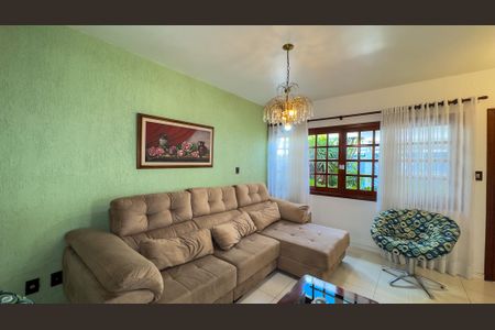 Casa à venda com 206m², 3 quartos e 2 vagas Casa à venda com 206m², 3 quartos e 2 vagasSala