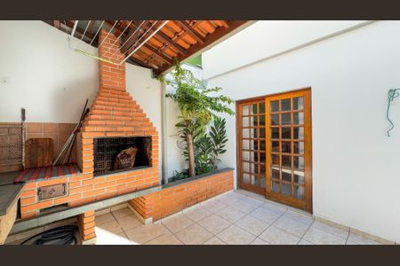 Casa à venda com 206m², 3 quartos e 2 vagas Casa à venda com 206m², 3 quartos e 2 vagasChurrasqueira