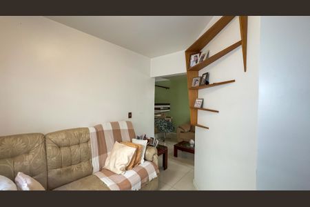 Casa à venda com 206m², 3 quartos e 2 vagas Casa à venda com 206m², 3 quartos e 2 vagasSala