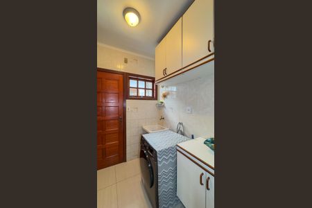 Casa à venda com 206m², 3 quartos e 2 vagas Casa à venda com 206m², 3 quartos e 2 vagasÁrea de Serviço