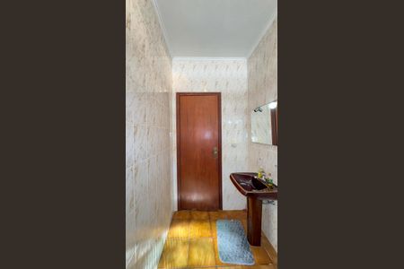 Casa à venda com 206m², 3 quartos e 2 vagas Casa à venda com 206m², 3 quartos e 2 vagasBanheiro