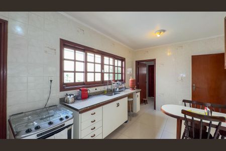 Casa à venda com 206m², 3 quartos e 2 vagas Casa à venda com 206m², 3 quartos e 2 vagasCozinha