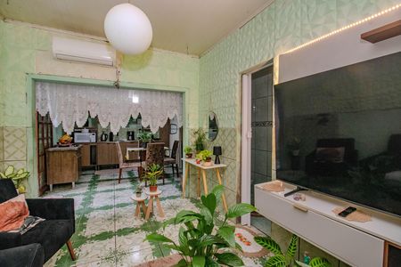Sala de casa à venda com 2 quartos, 300m² em Rubem Berta, Porto Alegre