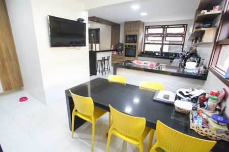 Casa de condomínio à venda com 400m², 4 quartos e 6 vagasCopa