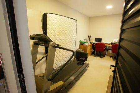 Casa de condomínio à venda com 400m², 4 quartos e 6 vagasQuarto de Serviço