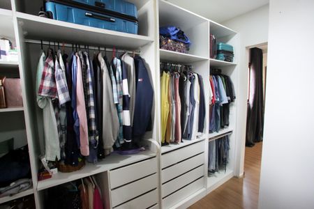 Casa de condomínio à venda com 400m², 4 quartos e 6 vagasCloset da Suíte 1