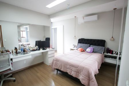 Casa de condomínio à venda com 400m², 4 quartos e 6 vagasQuarto da Suíte 2