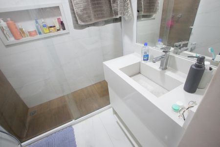 Casa de condomínio à venda com 400m², 4 quartos e 6 vagasBanheiro da Suíte 2